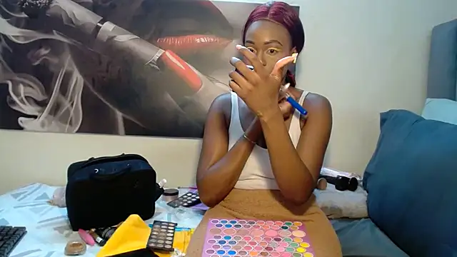 Lola-77 online show from 05-07-26, 06:41