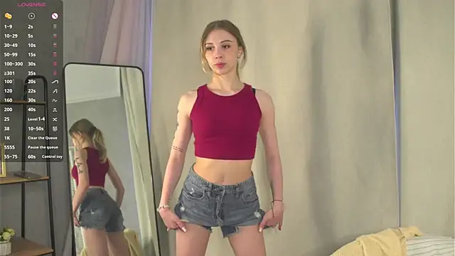 AubreyHoltry online show from 05-17-26, 11:06