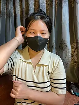 Mely2005 online show from 04-07-26, 01:06