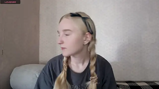 Snapshot of ForwentSeat chatting on 05-05-26, 07:16 ForwentSeat online show from 05-05-26, 07:16