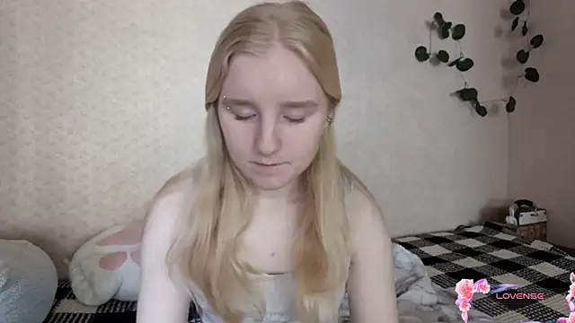 Snapshot of ForwentSeat chatting on 05-06-26, 09:14 ForwentSeat online show from 05-06-26, 09:14