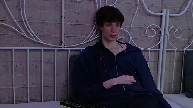 EdwardHogan online show from 04-03-26, 03:54