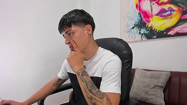 Thebestboyhot online show from 04-18-26, 05:55