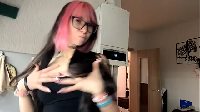 WifeAileen online show from 05-12-26, 06:16