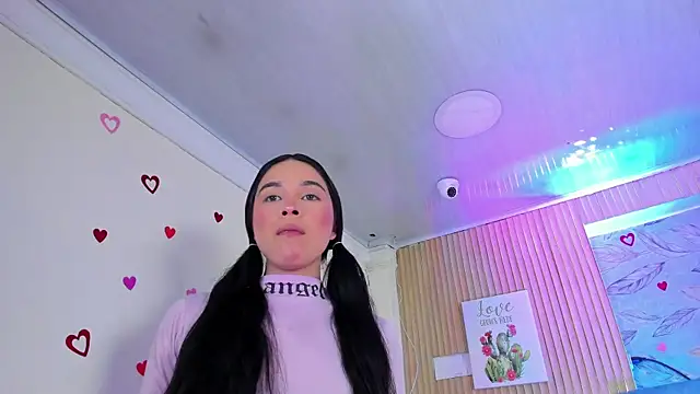 Delphine doll online show from 04-29-26, 11:47