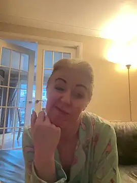 Laylaskyexx online show from 04-09-26, 06:19