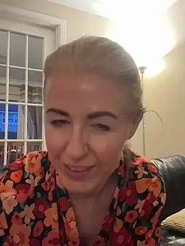 Laylaskyexx online show from 04-10-26, 05:01