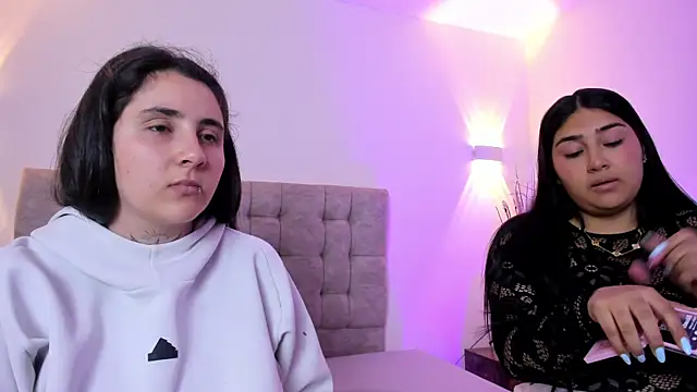 Elisa n Emma online show from 05-21-26, 12:45