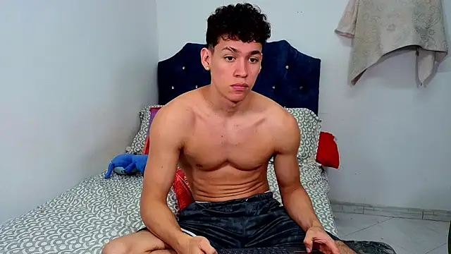 Snapshot of Myke_sexy chatting on 04-07-26, 04:40 Myke sexy online show from 04-07-26, 04:40