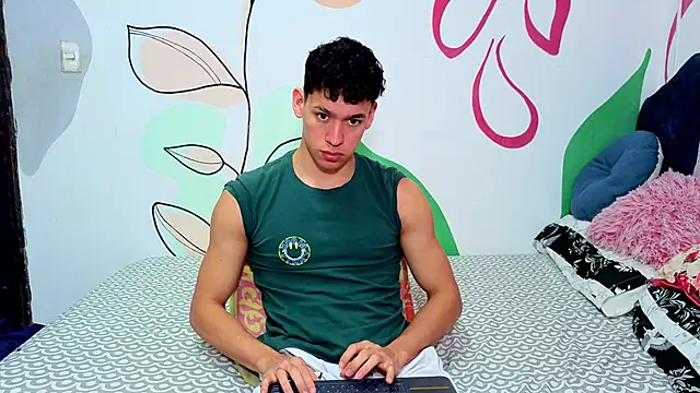 Snapshot of Myke_sexy chatting on 04-30-26, 12:11 Myke sexy online show from 04-30-26, 12:11