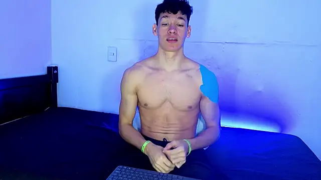 Snapshot of Myke_sexy chatting on 05-21-26, 02:57 Myke sexy online show from 05-21-26, 02:57