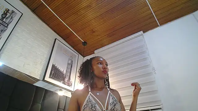 Leomi  online show from 04-11-26, 07:45