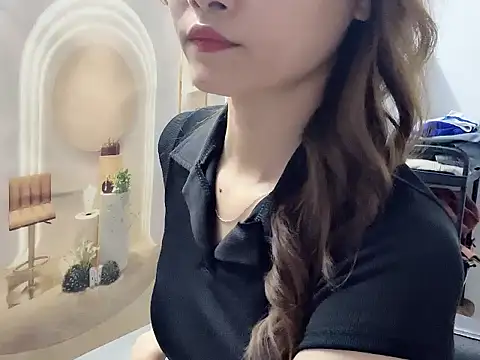    Nami    online show from 04-14-26, 12:33