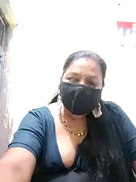 PINKI 024 online show from 04-18-26, 07:23
