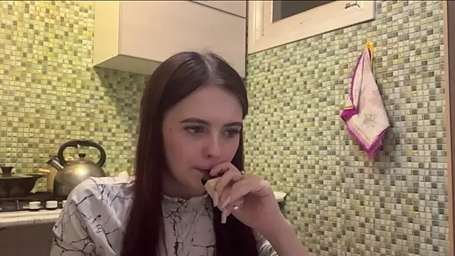 KikiAmino online show from 04-18-26, 07:07