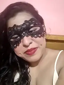 Maskedcurves online show from 04-04-26, 07:44