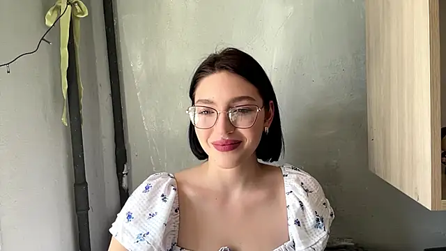 Snapshot of SinfulStarlight chatting on 04-03-26, 08:23 SinfulStarlight online show from 04-03-26, 08:23