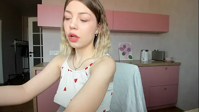 Snapshot of uma_like chatting on 04-26-26, 01:58 uma like online show from 04-26-26, 01:58