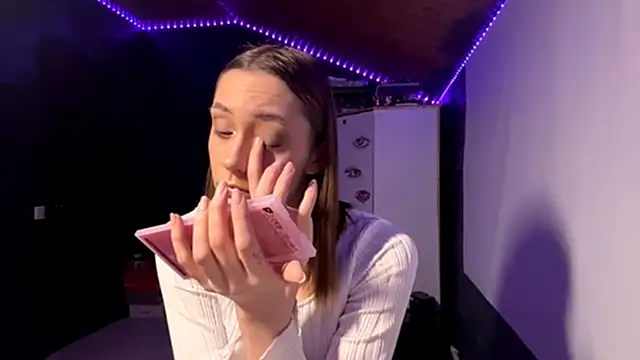 Snapshot of CoreenGau chatting on 04-14-26, 01:50 CoreenGau online show from 04-14-26, 01:50