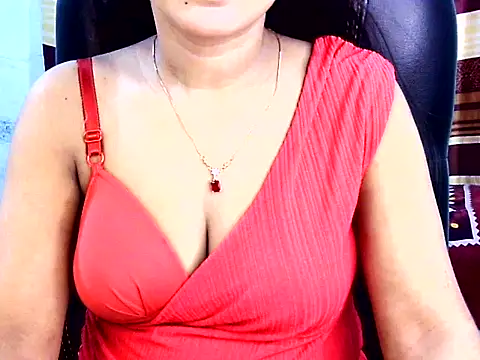 Noor Zarin online show from 04-21-26, 01:29