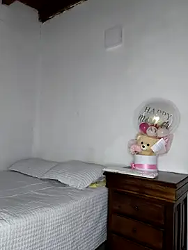 Snapshot of Paulina_06 chatting on 06-15-26, 07:49 Paulina 06 online show from 06-15-26, 07:49