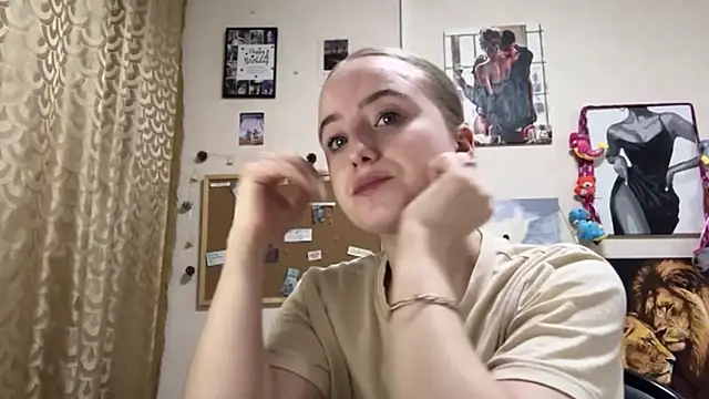 Snapshot of SabinaHaggen chatting on 04-15-26, 07:58 SabinaHaggen online show from 04-15-26, 07:58