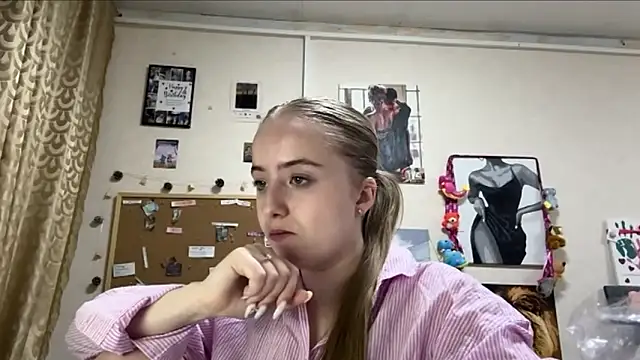 Snapshot of SabinaHaggen chatting on 04-27-26, 05:11 SabinaHaggen online show from 04-27-26, 05:11