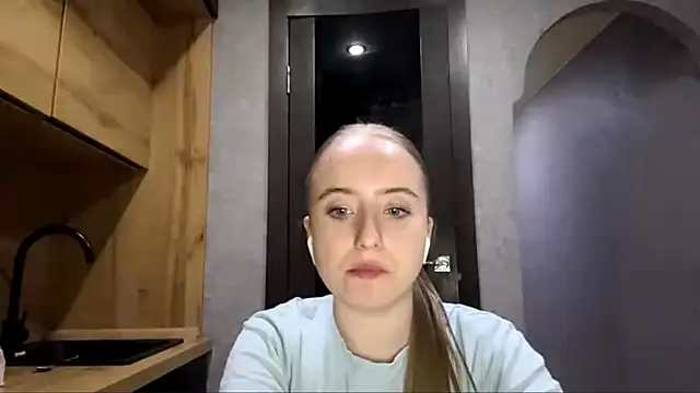 Snapshot of SabinaHaggen chatting on 05-18-26, 06:14 SabinaHaggen online show from 05-18-26, 06:14