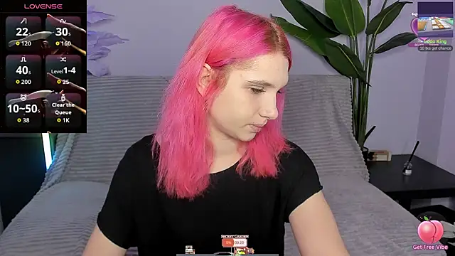Snapshot of Kitty_Blondie chatting on 04-21-26, 02:51 Kitty Blondie online show from 04-21-26, 02:51
