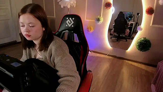 Astra Shade online show from 04-07-26, 02:39