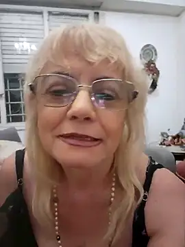 MatureElegantWidow online show from 04-03-26, 10:19