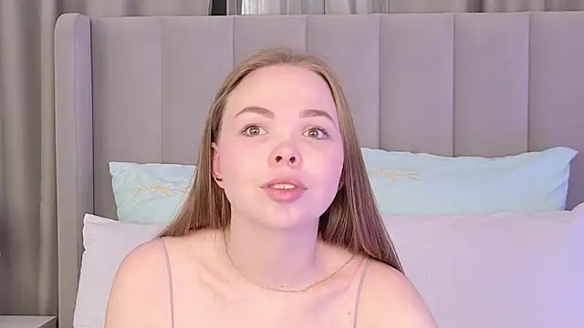 SatinSapphiree online show from 04-29-26, 07:12