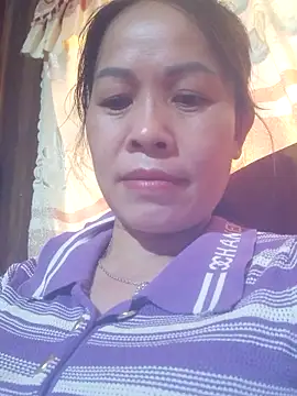 Snapshot of -Luni- chatting on 06-18-26, 02:45 -Luni- online show from 06-18-26, 02:45