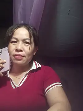 Snapshot of -Luni- chatting on 06-21-26, 11:07 -Luni- online show from 06-21-26, 11:07