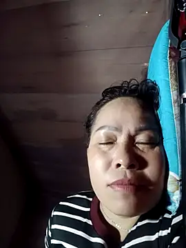 Snapshot of -Luni- chatting on 07-21-26, 05:54 -Luni- online show from 07-21-26, 05:54