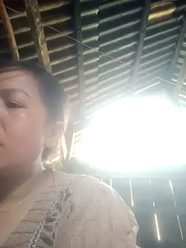 Snapshot of -Luni- chatting on 07-25-26, 03:59 -Luni- online show from 07-25-26, 03:59