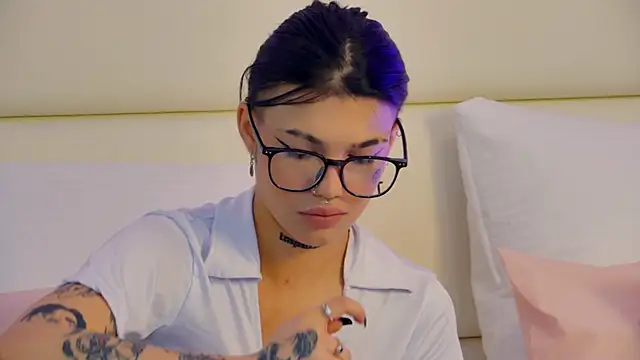 Snapshot of YasminnStorm chatting on 04-18-26, 04:49 YasminnStorm online show from 04-18-26, 04:49