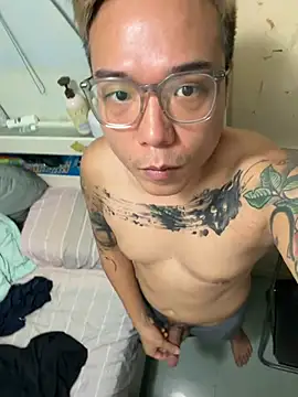 Snapshot of MRKHKkk chatting on 07-16-26, 06:41 MRKHKkk online show from 07-16-26, 06:41