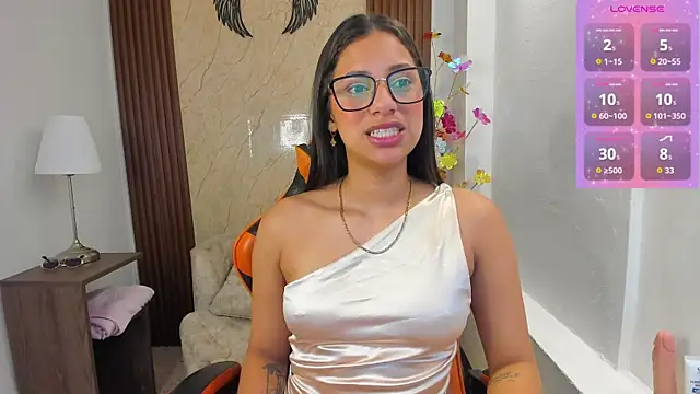 Atiena  online show from 06-19-26, 07:50