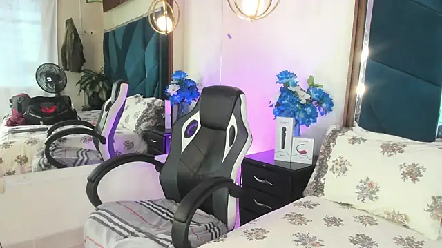 AprilMiiller online show from 05-04-26, 02:02