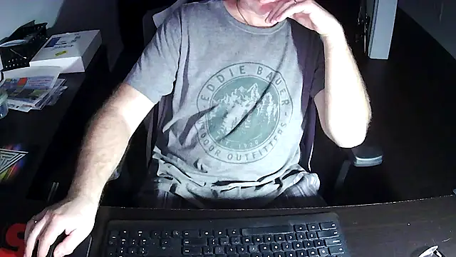 Shalun2000 online show from 04-24-26, 01:52