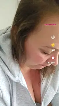 Snapshot of Blondibaby chatting on 07-18-26, 07:23 Blondibaby online show from 07-18-26, 07:23