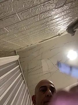 tubeton online show from 04-23-26, 08:22