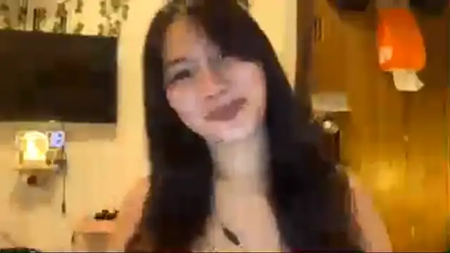GlindaDejardin online show from 04-11-26, 05:17