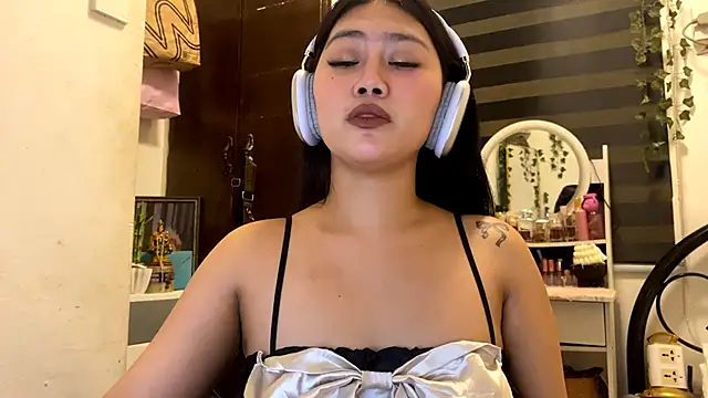 GlindaDejardin online show from 05-15-26, 05:53