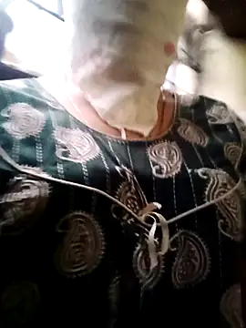 hotriya576599 online show from 04-06-26, 12:06