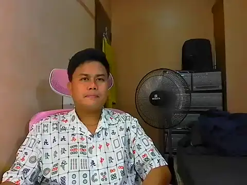 Snapshot of tipsy_butter chatting on 05-21-26, 03:19 tipsy butter online show from 05-21-26, 03:19