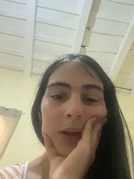 Snapshot of Princesa13 chatting on 04-10-26, 01:38 Princesa13 online show from 04-10-26, 01:38