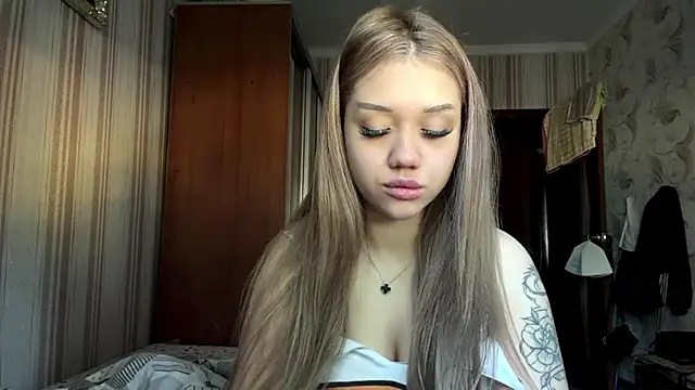 Angel babygirI18 online show from 05-20-26, 04:18