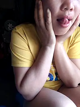   Amanda   online show from 04-12-26, 01:21